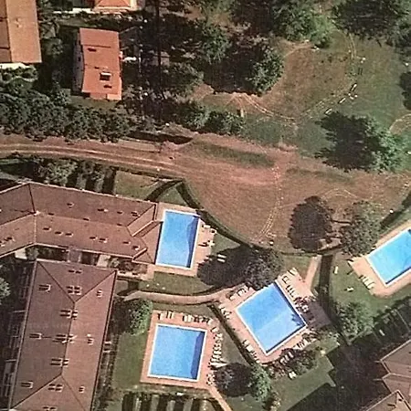 The Sunny Lake - With Pool Apartamento *
